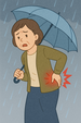 「雨の日は腰が重い…」梅雨時の腰痛が悪化する理由と対策とは？